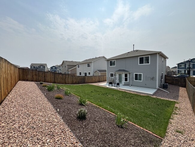 Building Photo - 11054 Avena Rd