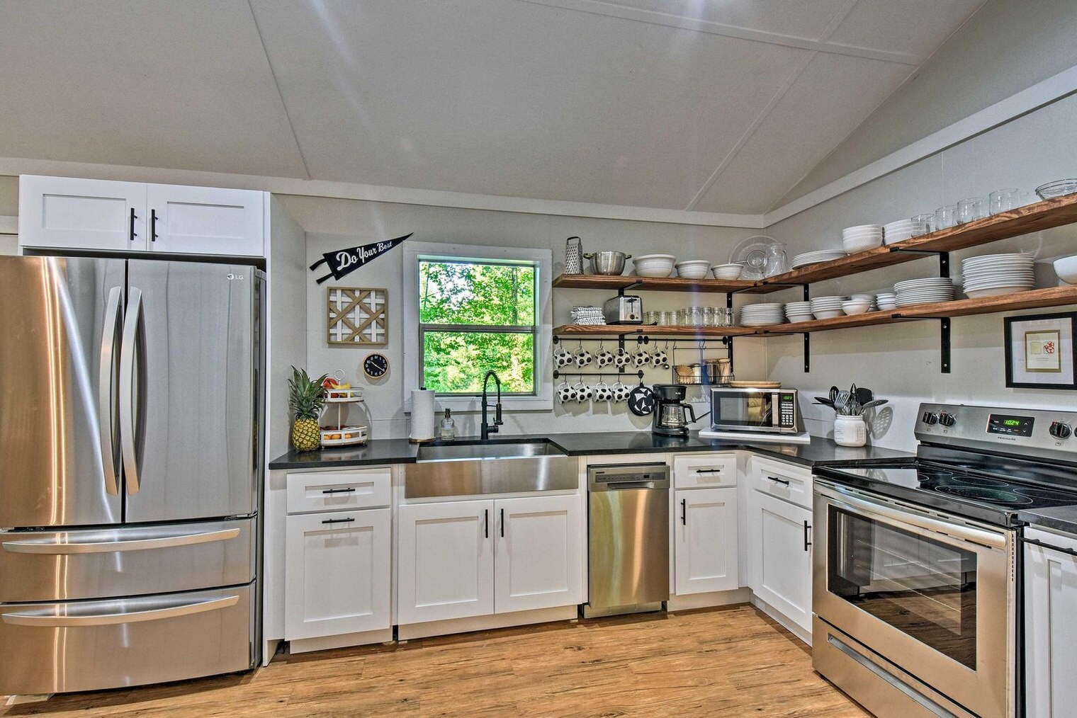 Building Photo - 334 Dogwood Ln