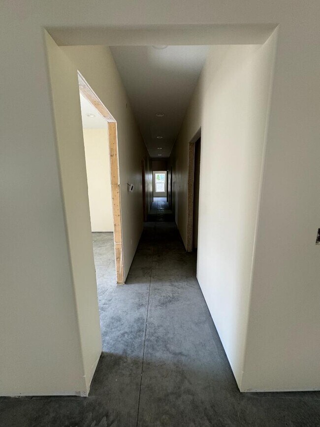 Building Photo - 721 Charlotte Ave