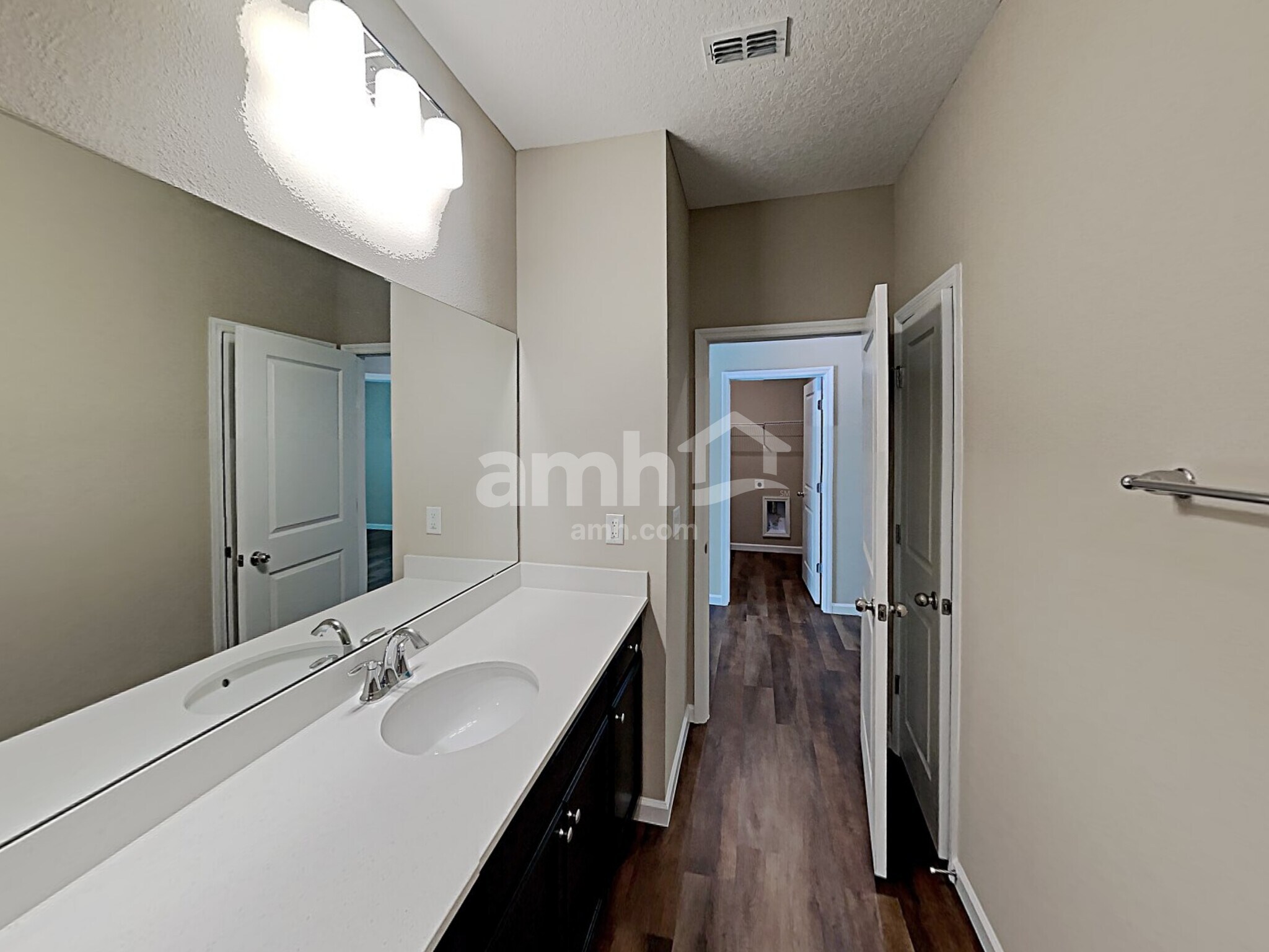 Building Photo - 233 Hemlock Pt