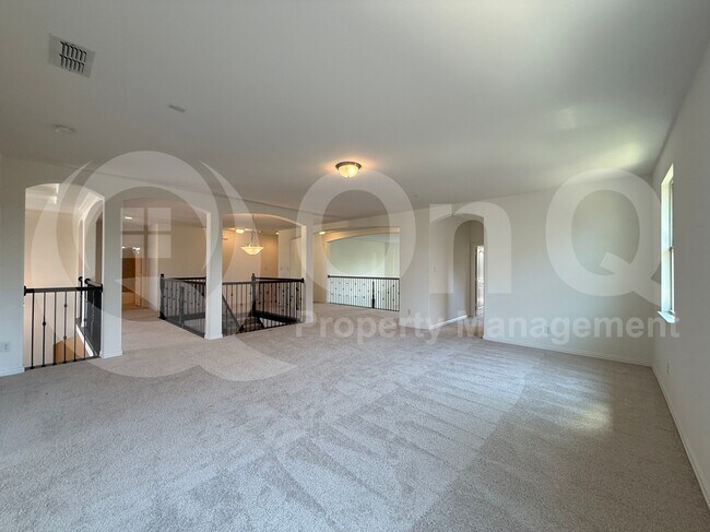 Building Photo - 1165 Clearwater Dr