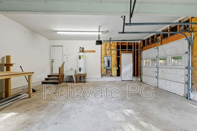 Building Photo - 1704 Clear Springs Cir