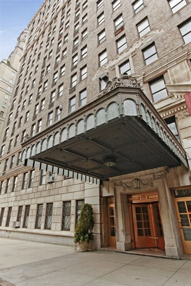 Building Photo - 225 Central Park West