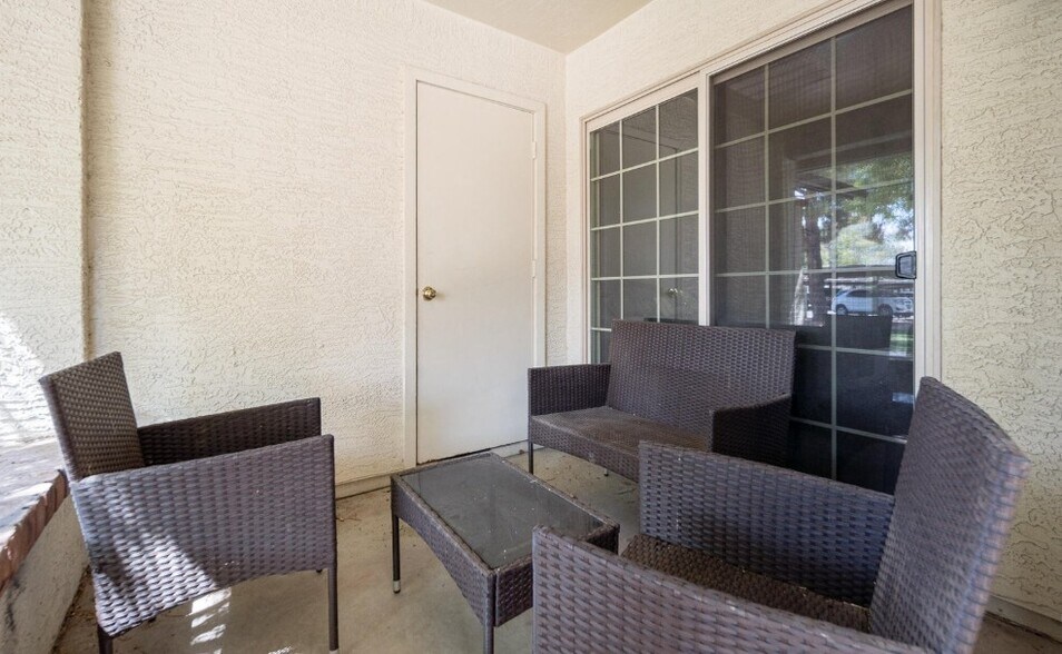 Patio (Furn not included) - 8140 N 107th Ave