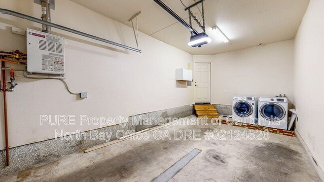 Building Photo - 120 Treadway Ct