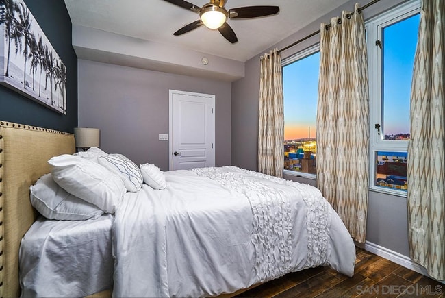 Building Photo - 300 W Beech St