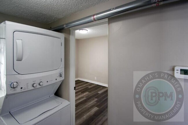 Building Photo - 3309 S 32nd Ave