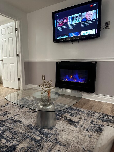 Building Photo - 669 Park Pl