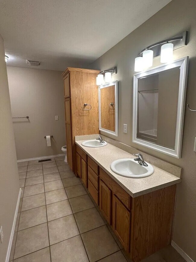 Building Photo - 4434 W Normal St