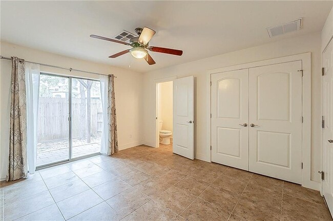 Building Photo - 13420 Lyndhurst St