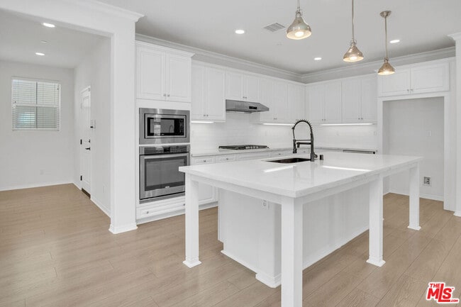 Building Photo - 3971 Somerston Way