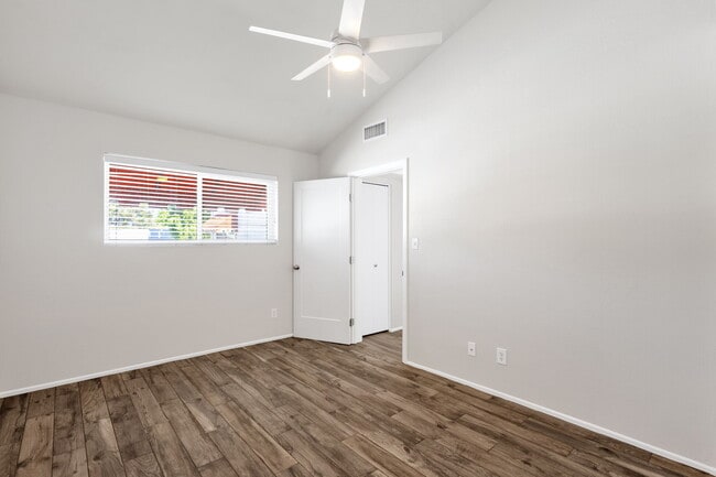 Building Photo - 13827 North 42nd Pl