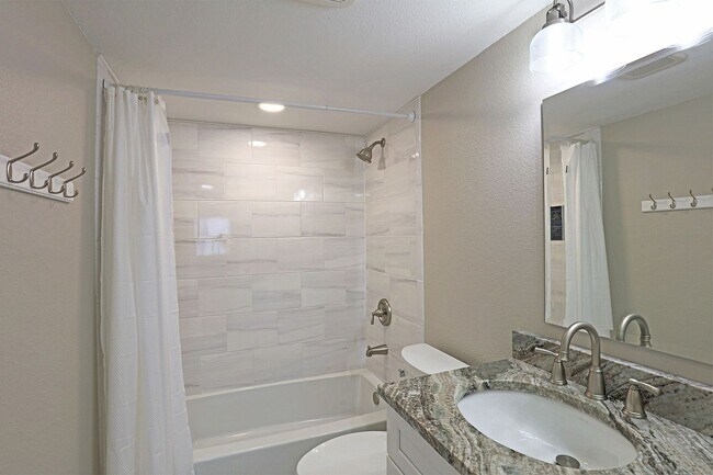 Building Photo - Palm Beach Landings  2885-502A