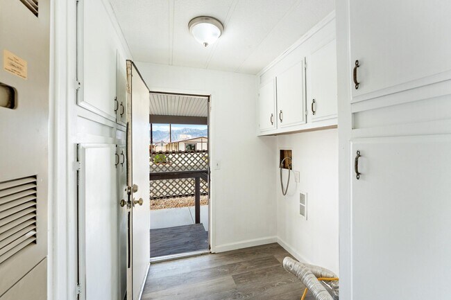 Building Photo - 32520 Westchester Dr