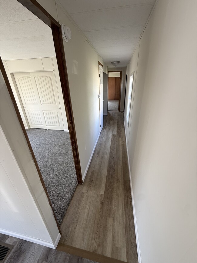 Building Photo - 109 SW Ave