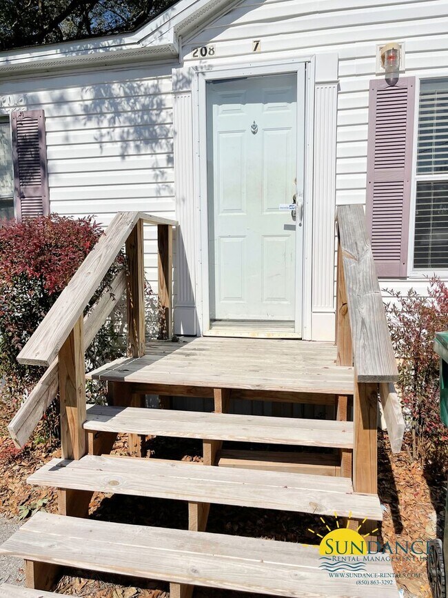 Building Photo - Great 3 Bedroom Mobile Home In Fort Walton...