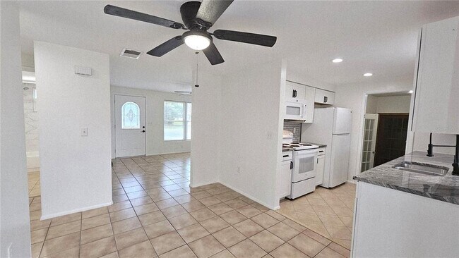 Building Photo - 284 Rotonda Blvd W