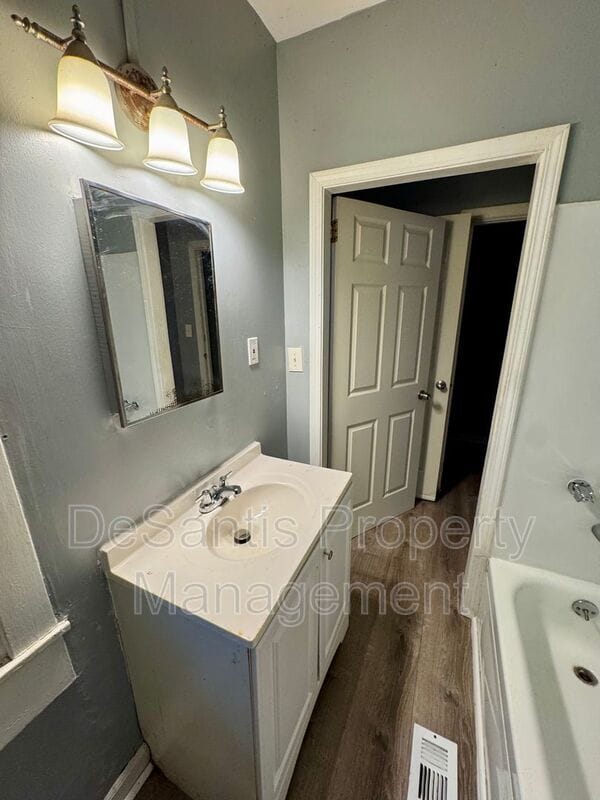 Building Photo - 1141 Brabec St