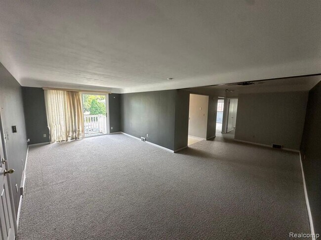 Building Photo - 487 N Eton St