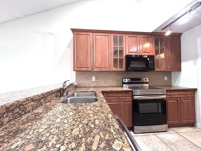 Building Photo - 4029 SW 68th Way