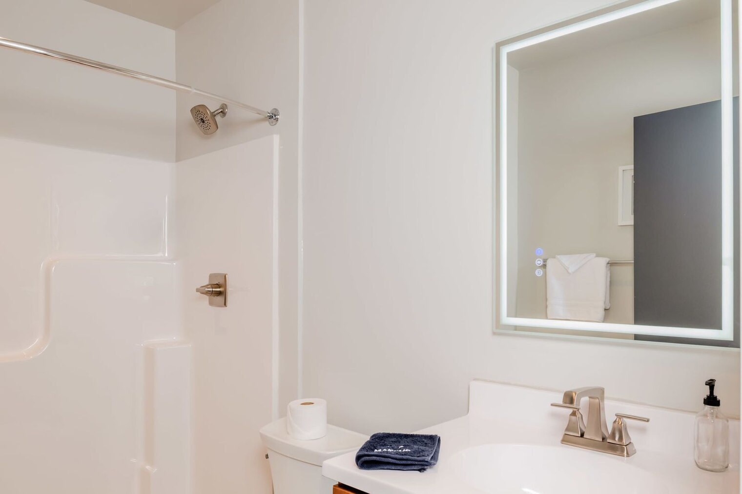 Building Photo - 217 S Badger Ave