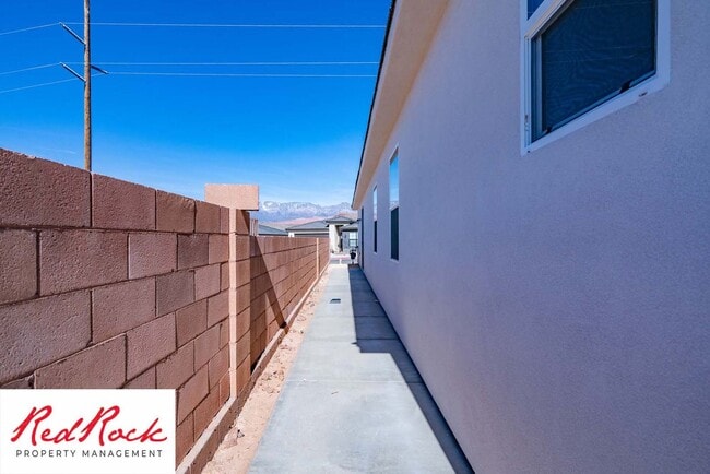 Building Photo - Single Family Home in Hurricane with an attached Casita!