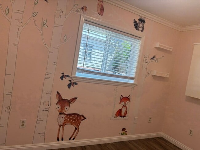 Building Photo - Remodeled 3 Bed 3 Bath House with Jacuzzi ...