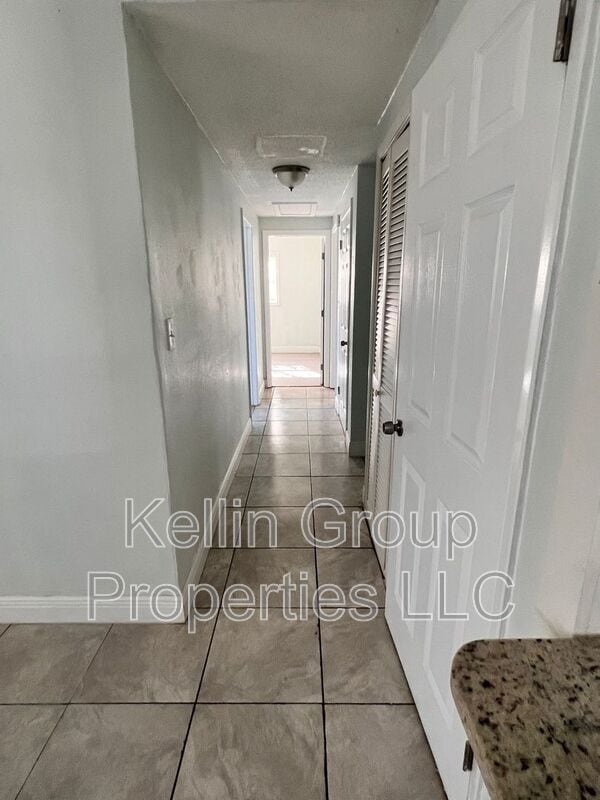 Building Photo - 1142 Carefree Cove Dr