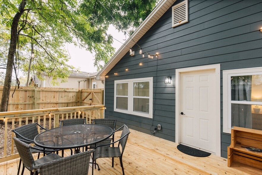 Building Photo - 215 Kerr Ave