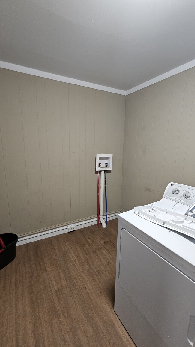 Bathroom down / washer dryer - 191 W 3rd St