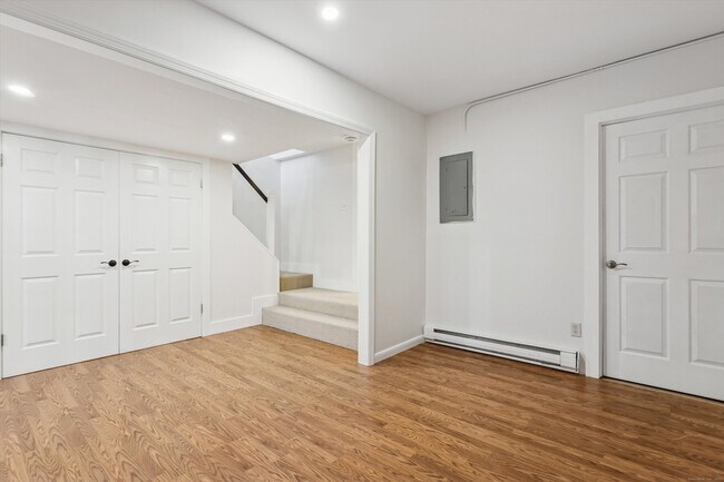 Building Photo - 61 Rock Spring Rd