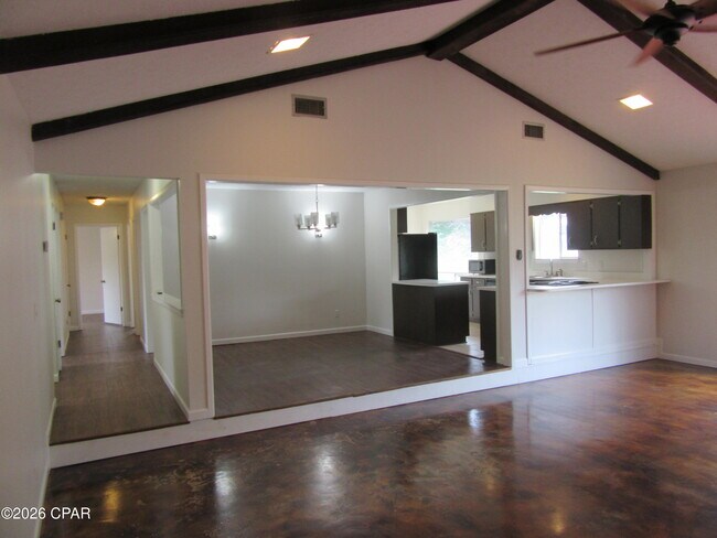 Building Photo - 8629 Deerpoint Dr