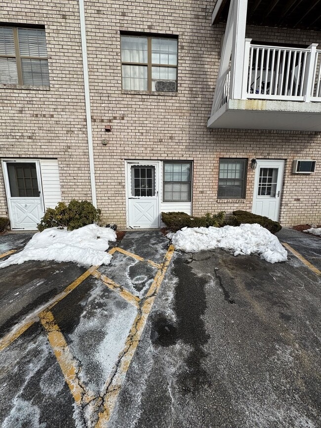 Building Photo - 22 Kenmar Dr