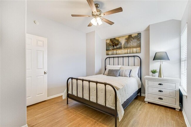 Building Photo - 6405 York Bridge Cir