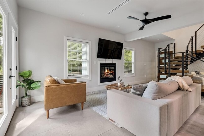 Building Photo - 1111 W Annie St