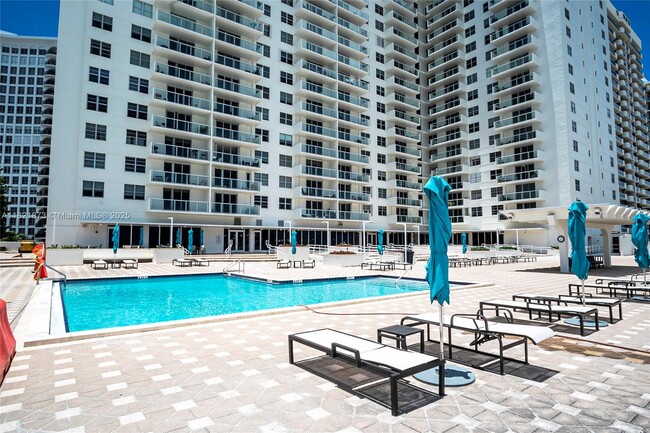 Building Photo - 5701 Collins Ave