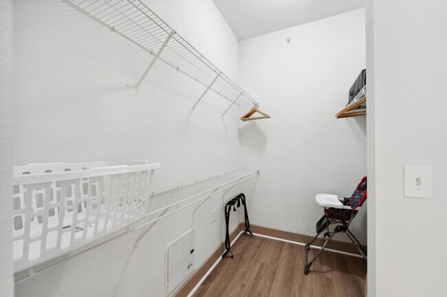 Building Photo - 2922 Elm St