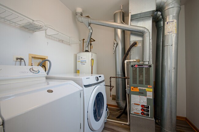 Building Photo - 2976 White Thorn Cir