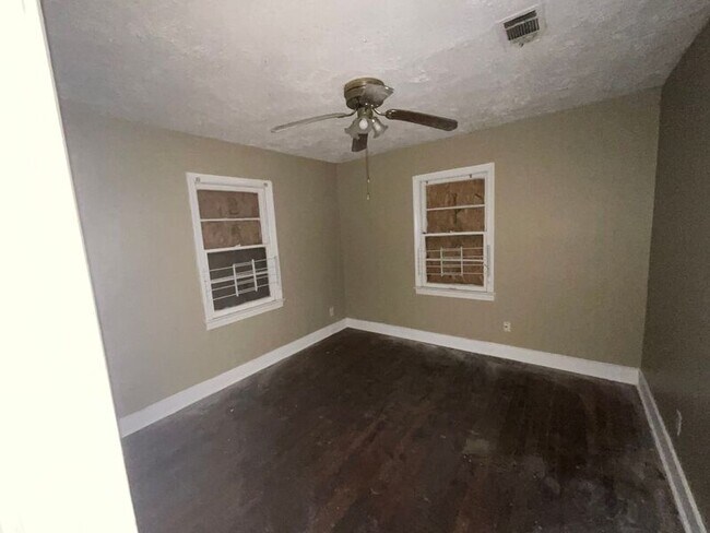 Building Photo - 826 W McDowell Rd