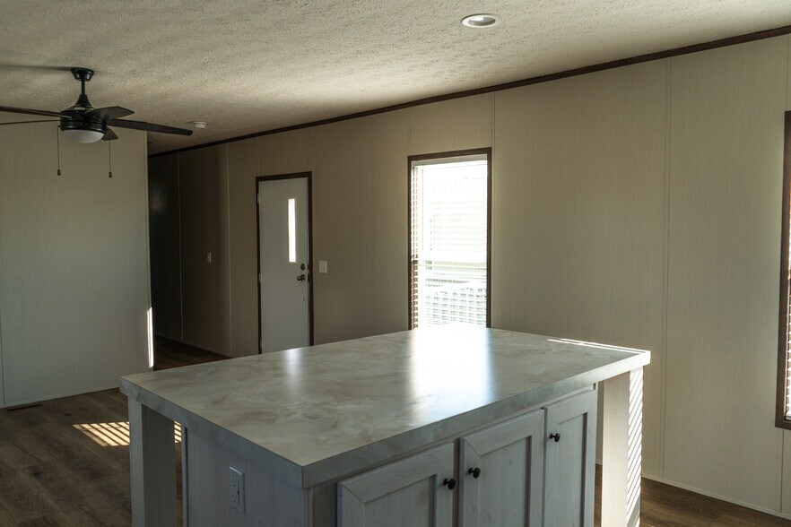 Building Photo - 129 Ponderosa Way