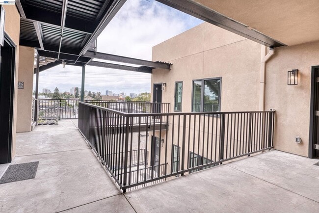 Building Photo - 4202 Telegraph Ave