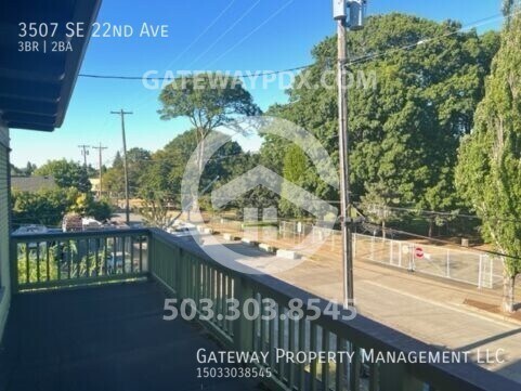 Building Photo - 3507 SE 22nd Ave