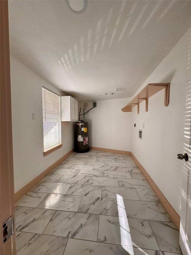 Building Photo - 4613 Dewberry St