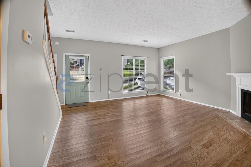 Building Photo - Unit N/A