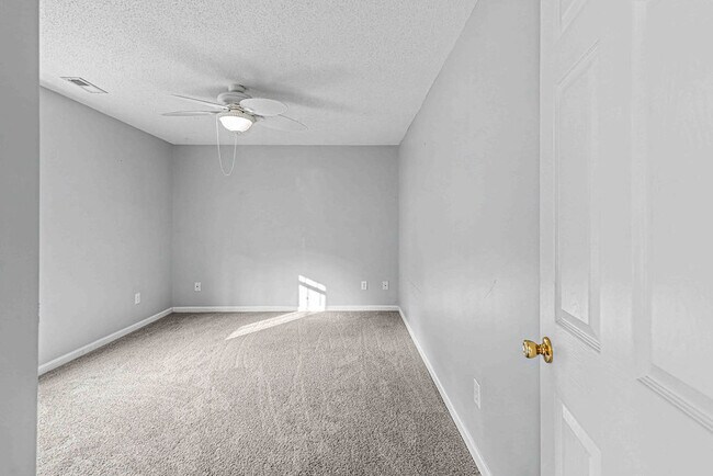 Building Photo - 118 Magnolia Ln