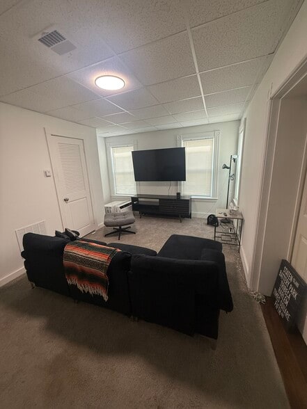 Building Photo - 25 Wyman St