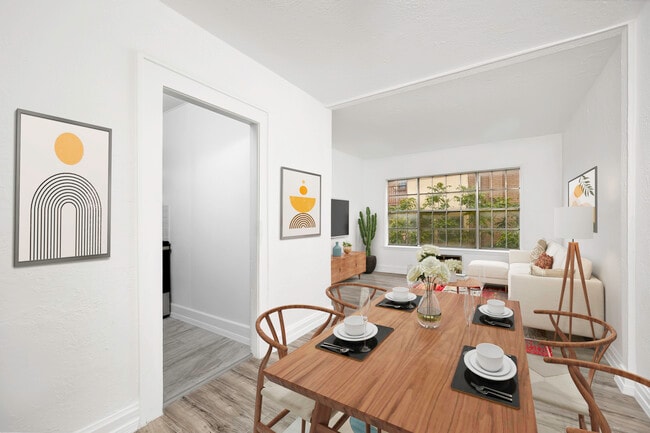 Building Photo - 1012-1016 N Oregon St