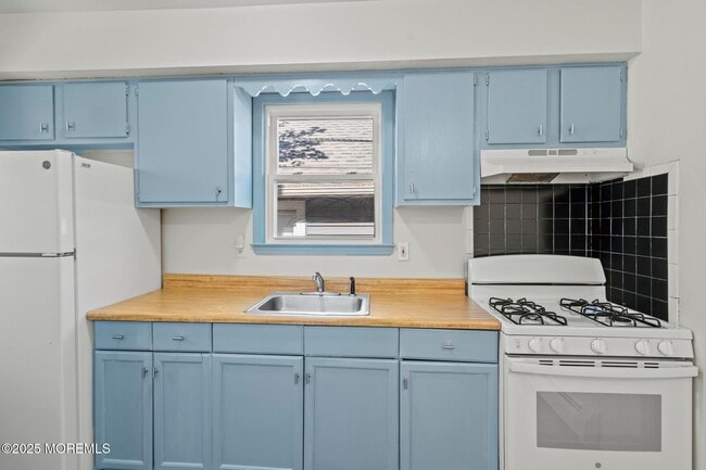 Building Photo - 1105 Emory St