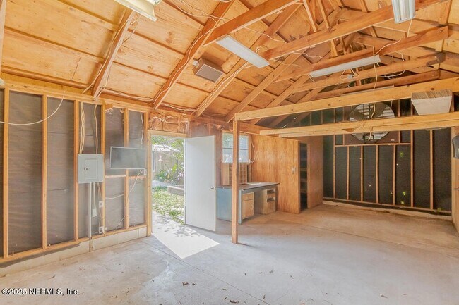 Building Photo - 5640 Coppedge Ave