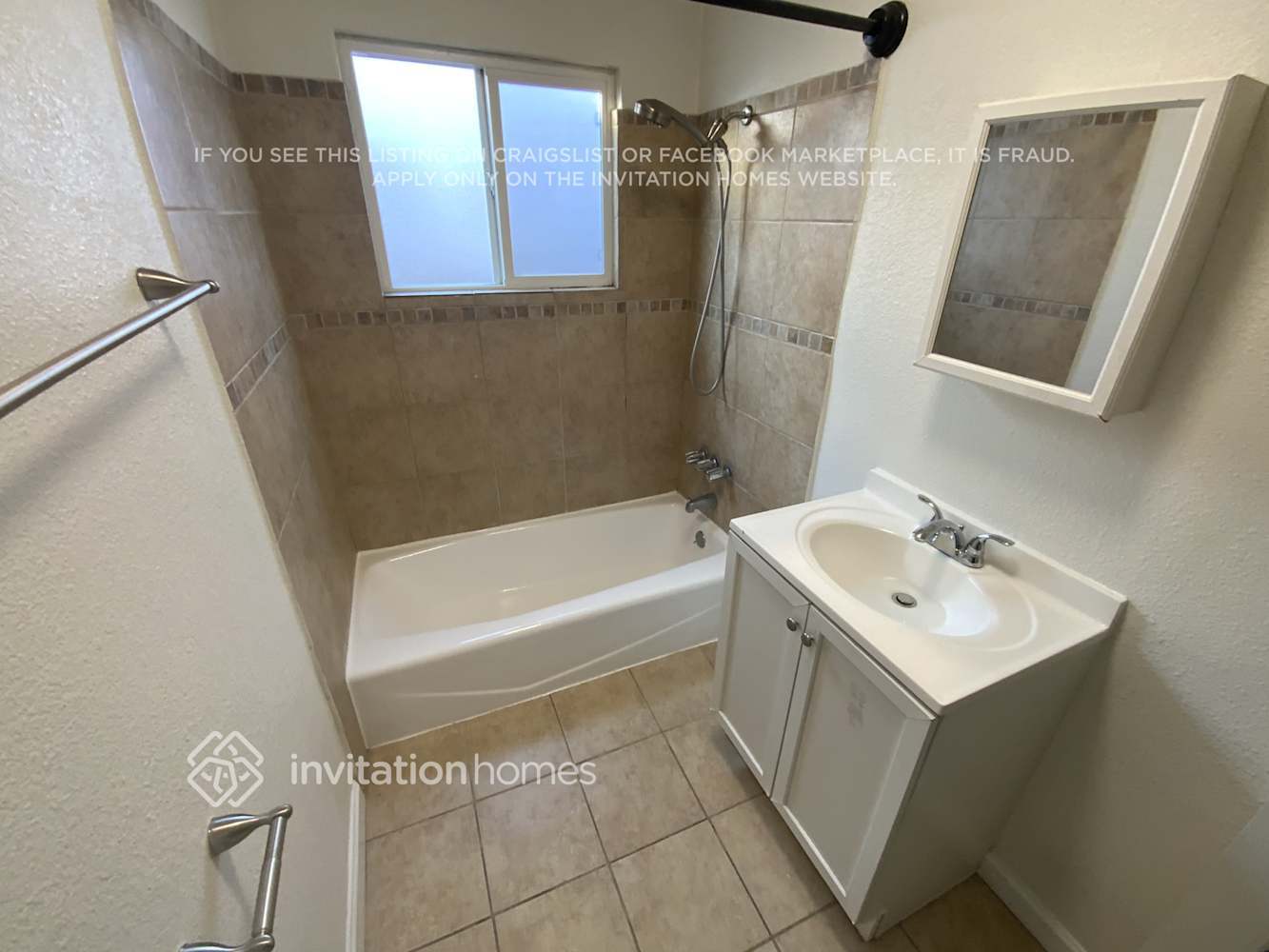 Building Photo - 1626 W 60th Pl